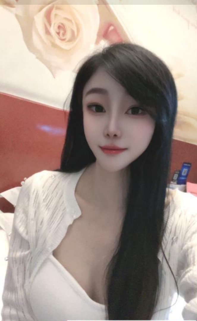 瑜伽老师七七