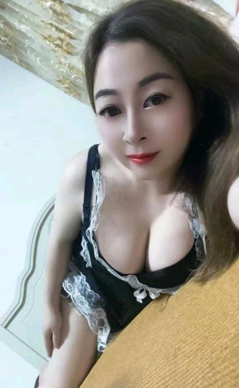 白云服务女郎欢欢