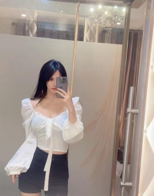 白云风骚高挑御姐蜜蜜