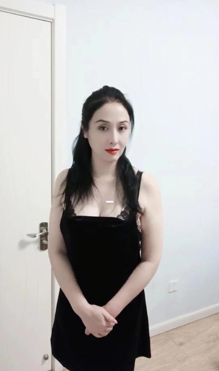 白净温柔熟女