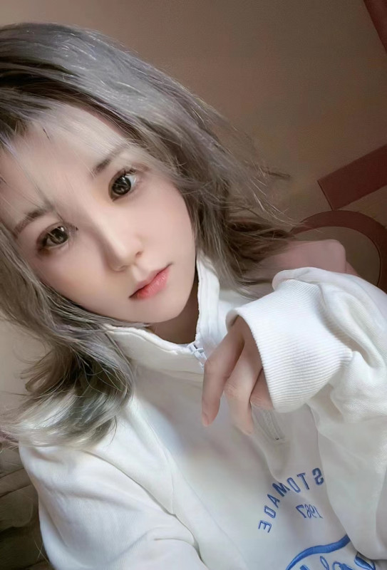白嫩风颜值少女