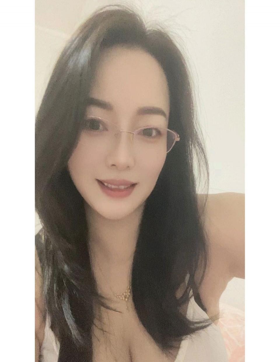 知性眼镜大美女