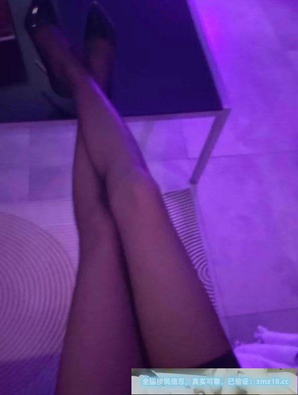 石路附近长腿骚女