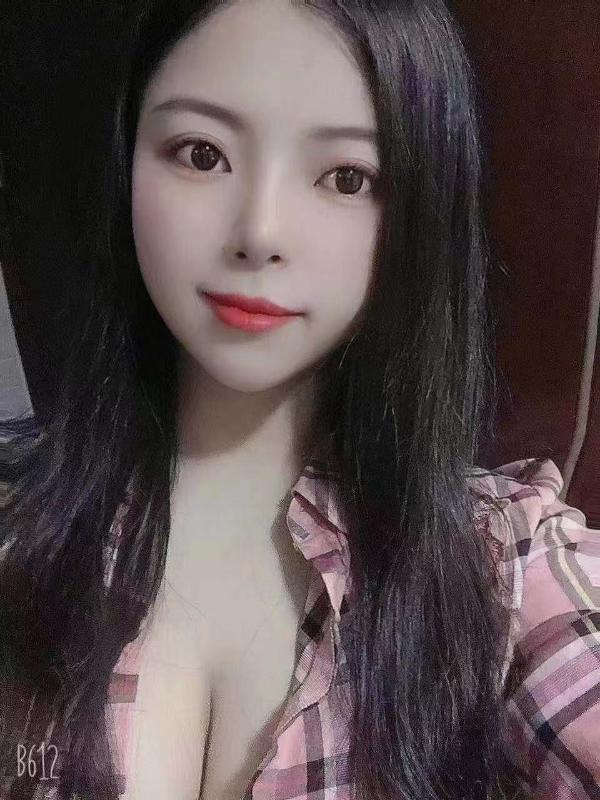 童颜巨乳吖吖