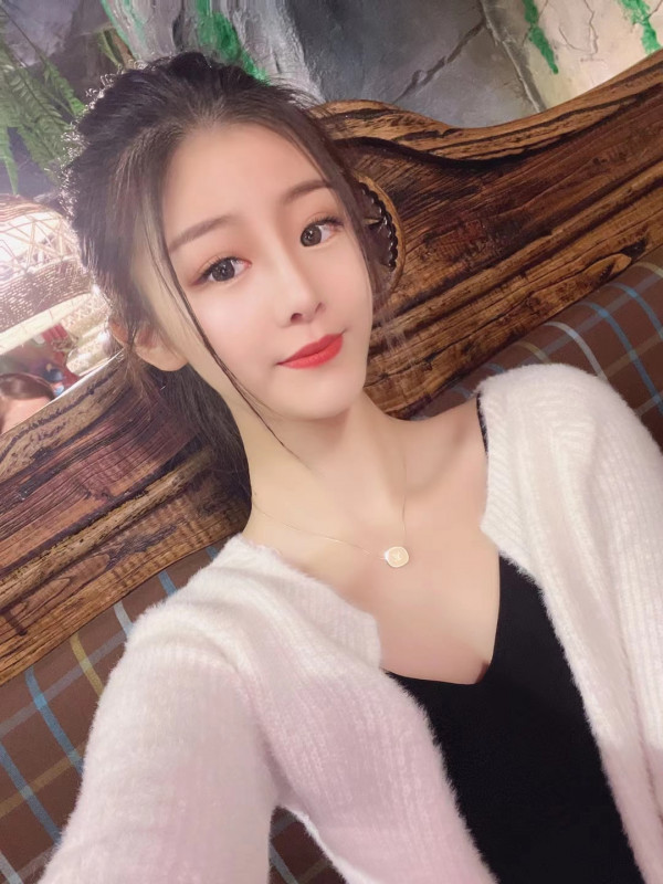 粉嫩妹子