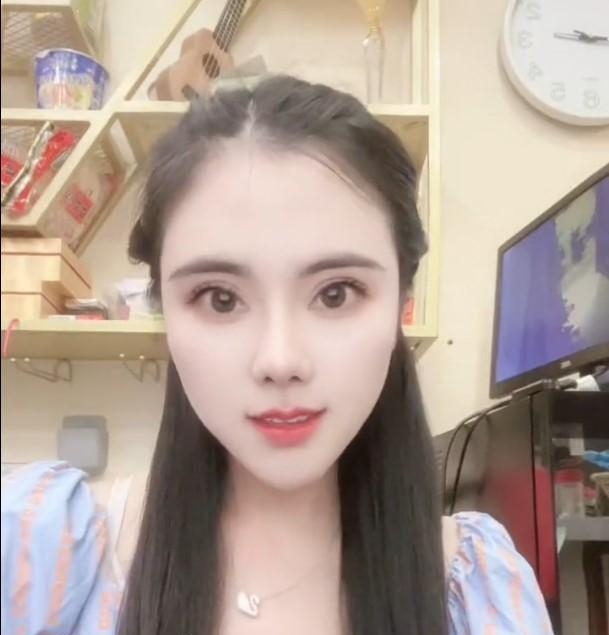 索吻小妖精诺诺
