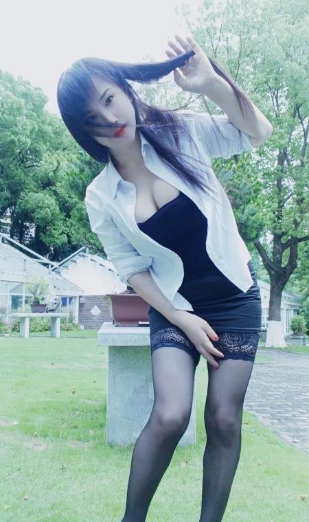 纯天然大胸妹子