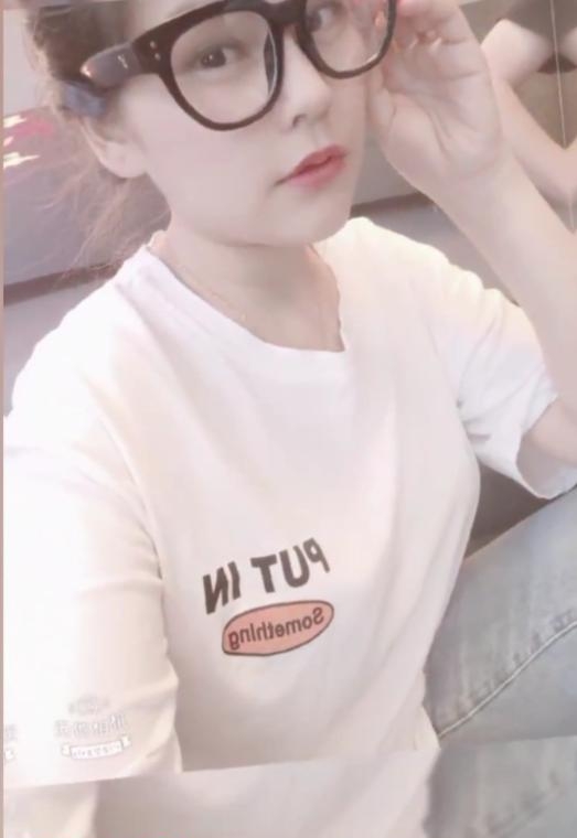 纯情皮肤白嫩
