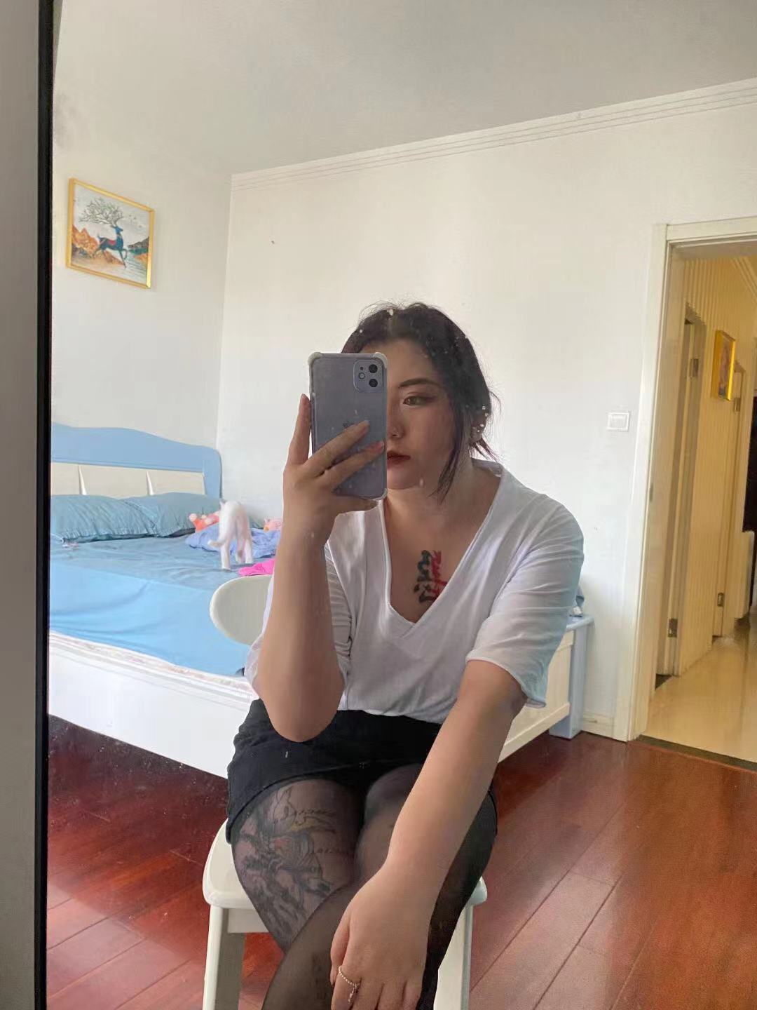 纹身风骚女
