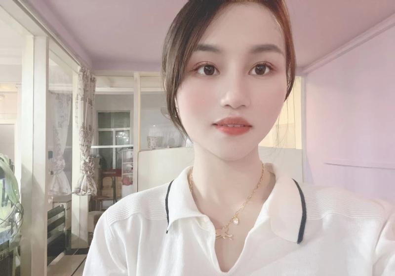 美波肤白樟木头兼职妹