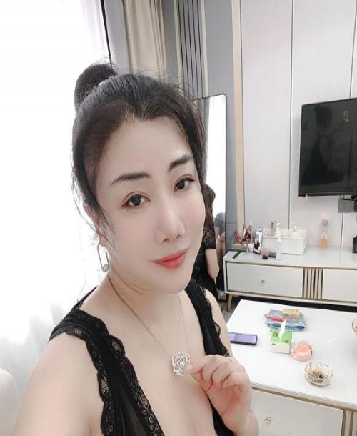 芙蓉大奶少妇