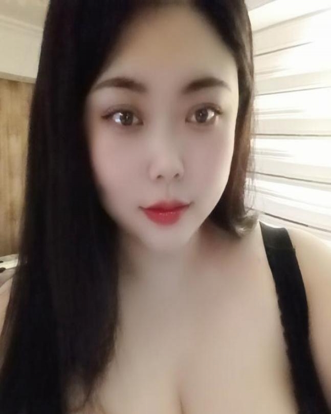 芙蓉巨乳小姐姐