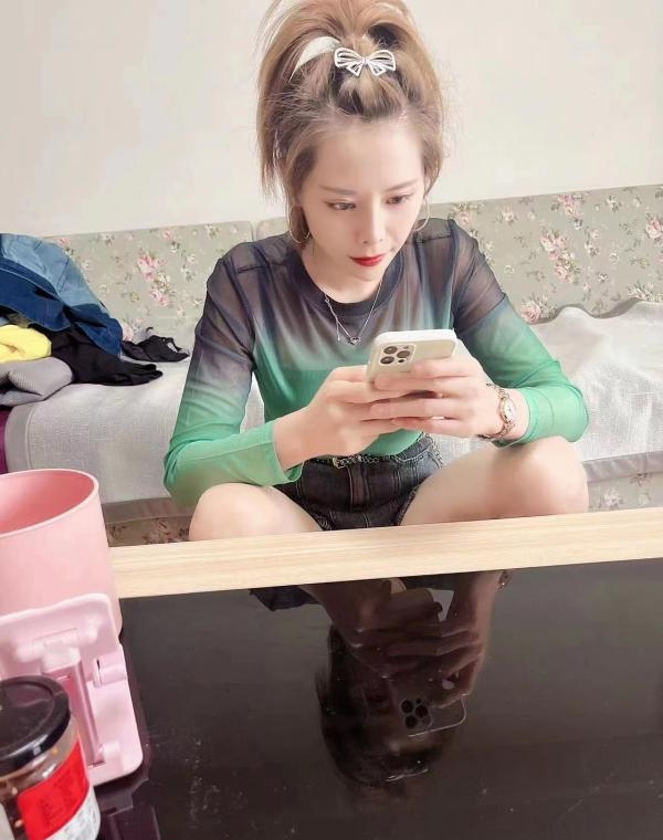 草房地铁美眉若汐