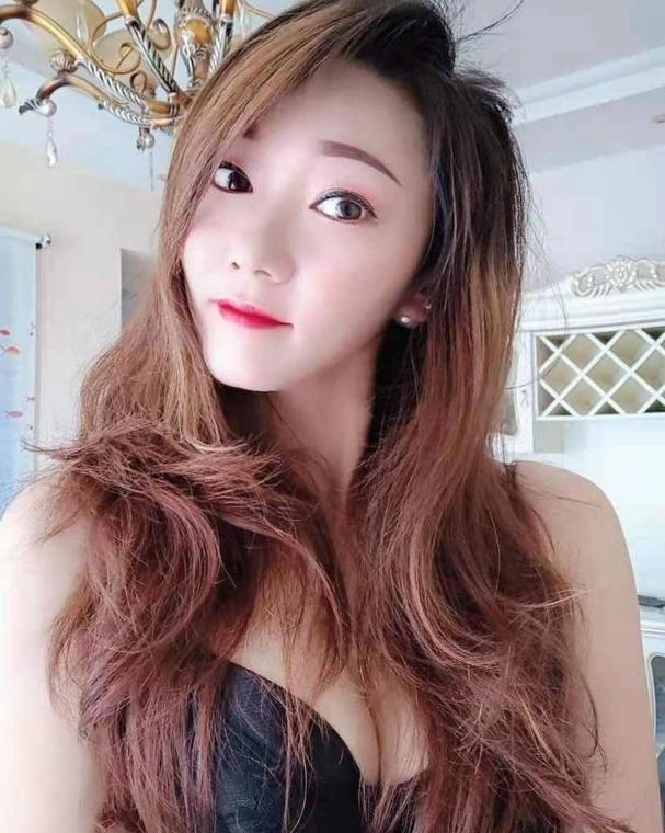 蜜桃臀馒头逼少妇