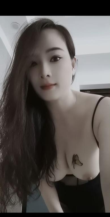 蝴蝶胸琪琪