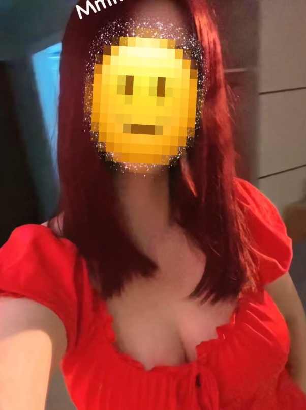 西关的，胸真的大，有一点胖。长的不错的