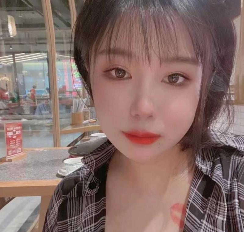 西湖大胸乖妹
