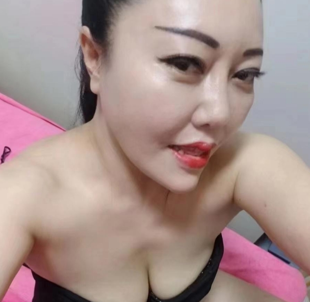 角门东大眼睛少妇