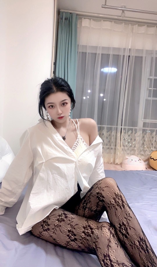 让人念念不忘的服务系妹子，可咸可甜御姐风