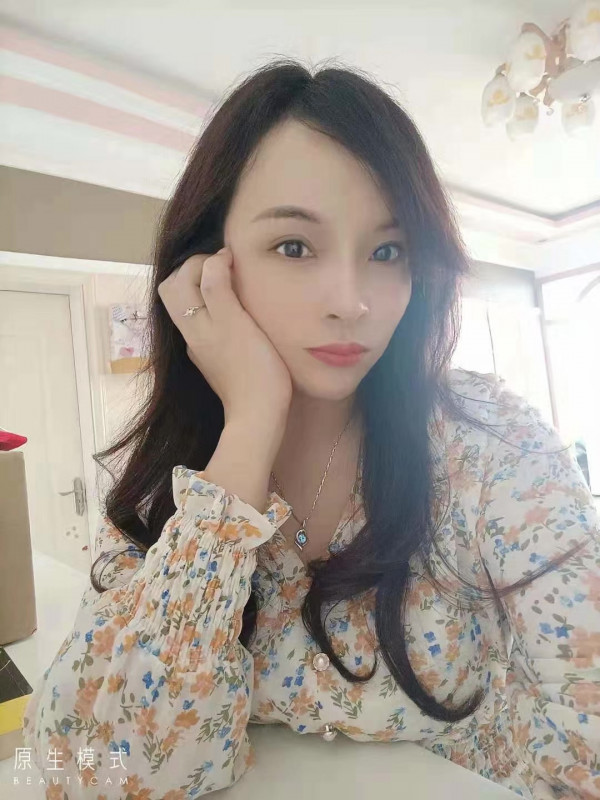 诱人小骚妇
