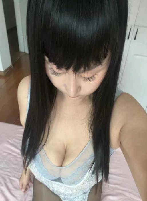 豪乳骚魅少妇