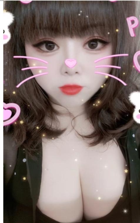越秀巨乳糖果果