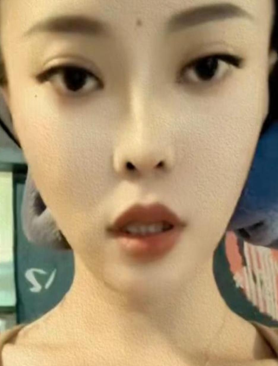 身材不错小姐姐