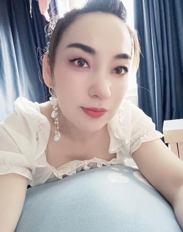 身材不错的小少妇