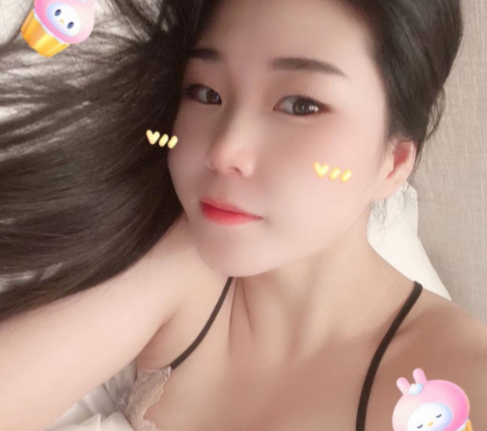 身材极品粉嫩宝儿
