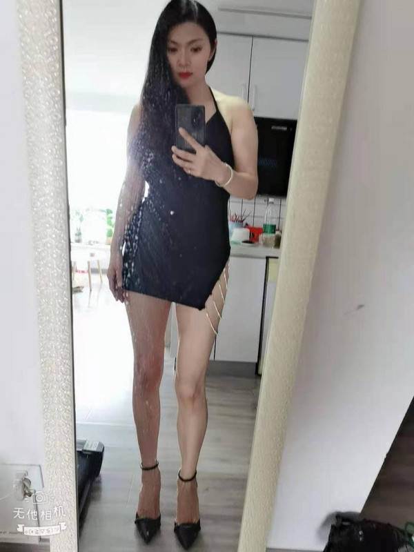 身材高挑的呼呼姐