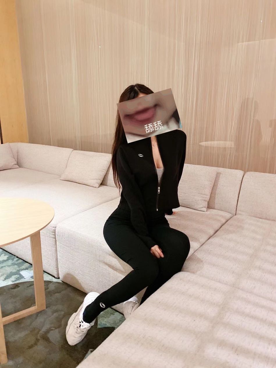车友介绍的极品嫩妹