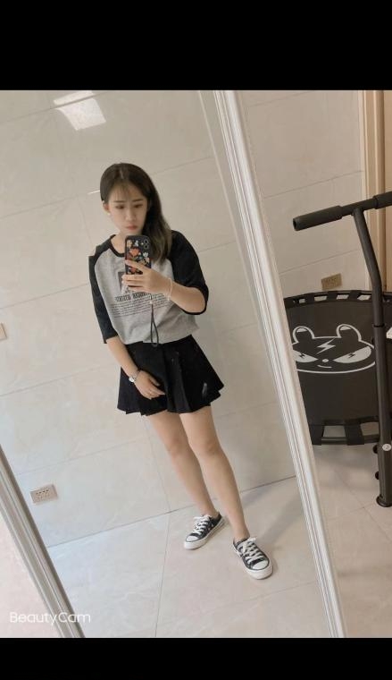 轻熟女草莓爽记