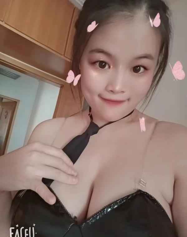 钱家村胸有D性感妹子