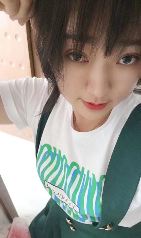 铁西大胸美女