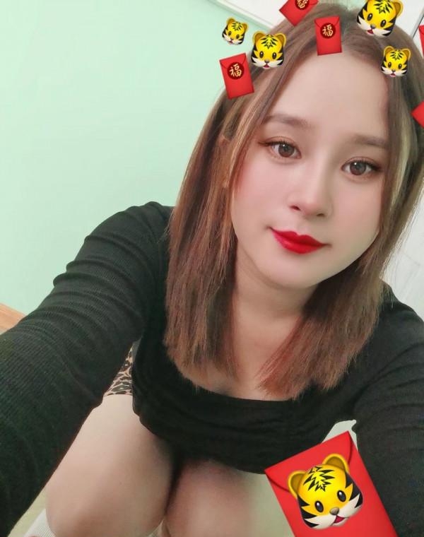 闵行乐乐妹子