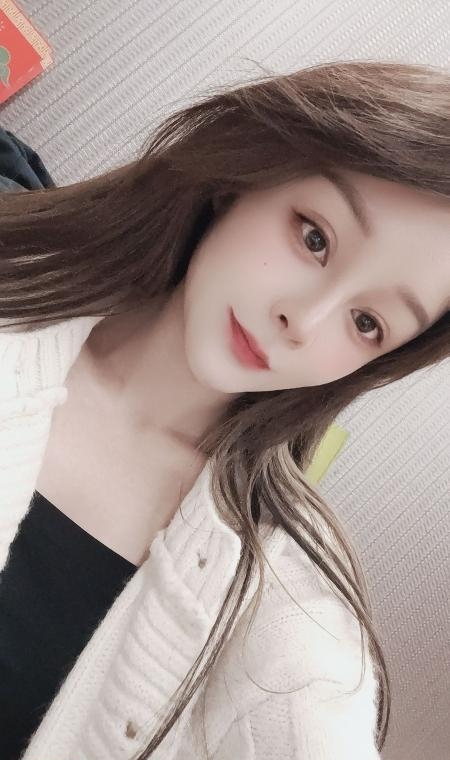闷骚型的妹子
