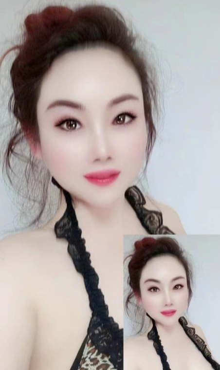 陆慕巨乳舌吻