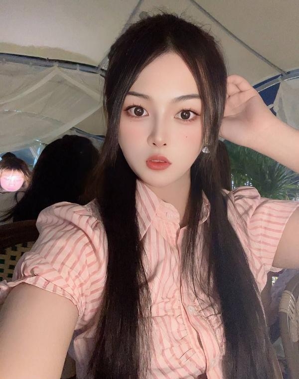 雨花小曼妮妹子