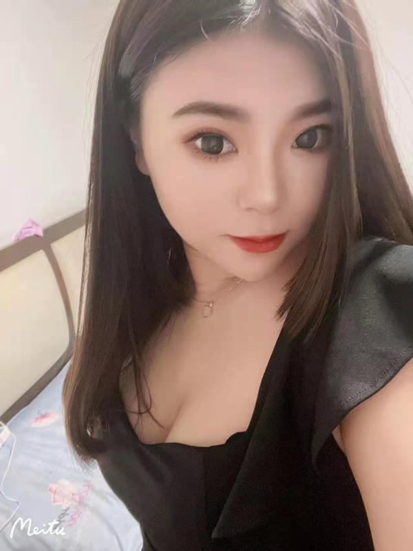 雪白肉感少妇