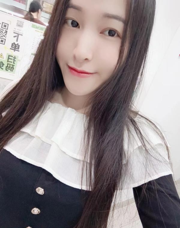 雪白长腿女友感觉