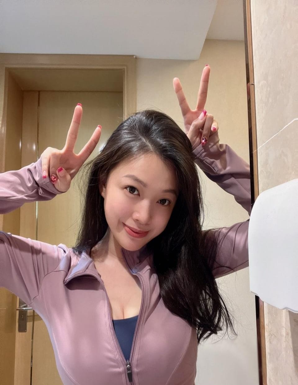 青岛疯狂小妮妮