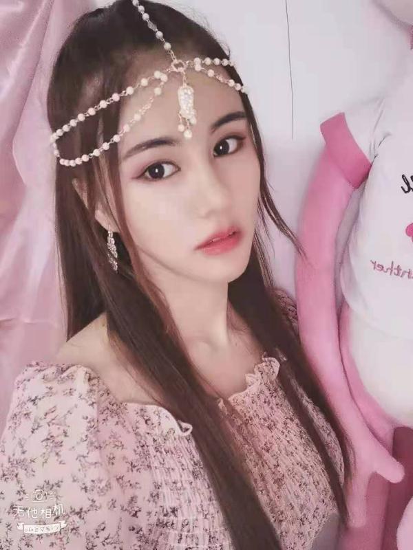 颜值不错的美女