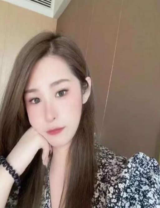 颜值大奶小姐姐