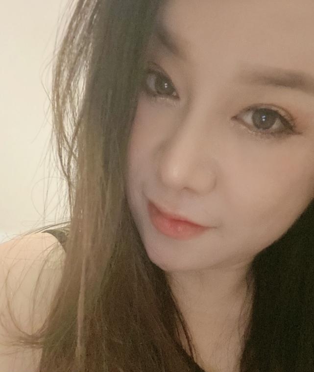 颜值很不错的小妹