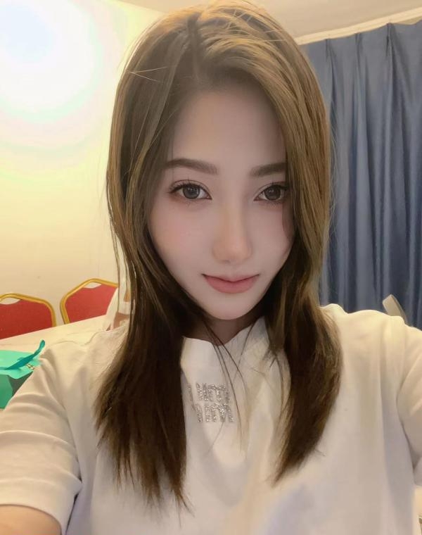 颜值温柔女