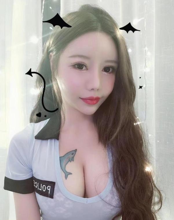 风流爱玩的小骚鸡