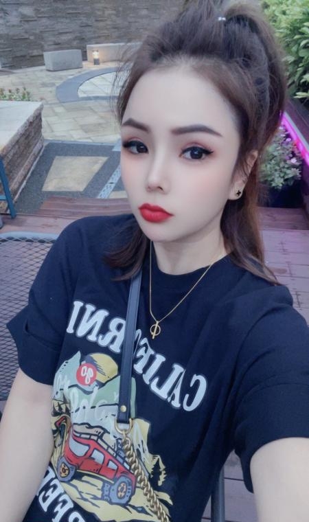 风骚服务兼备小姐姐