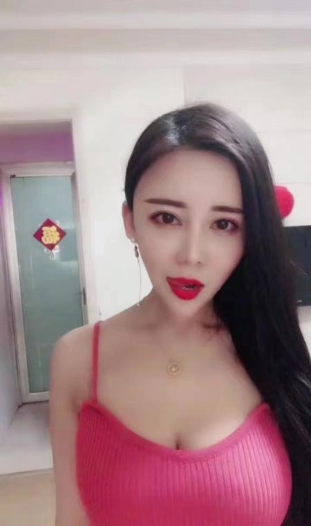 风骚混血小姐姐