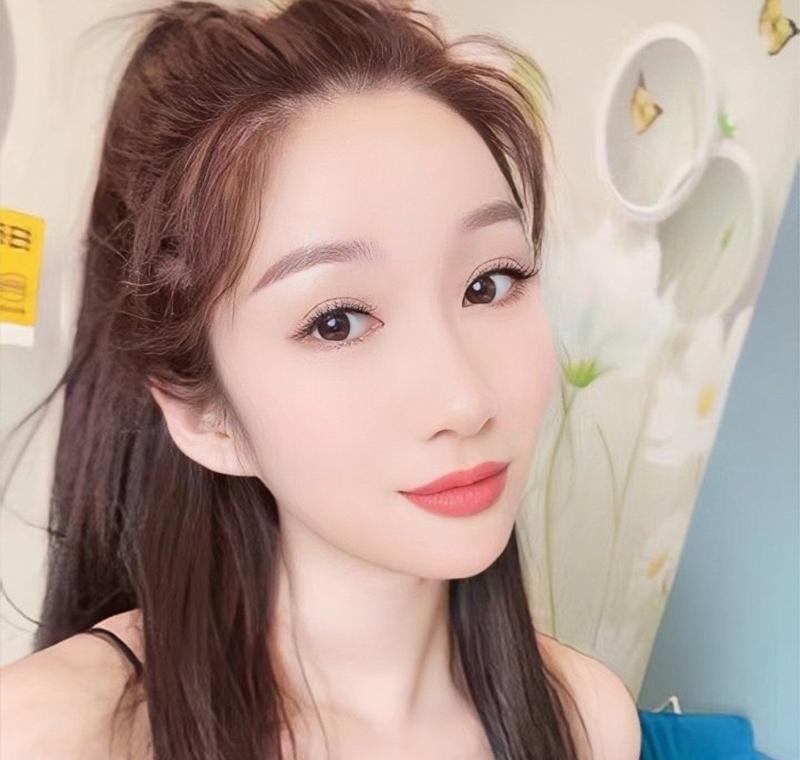 骚车模笑笑