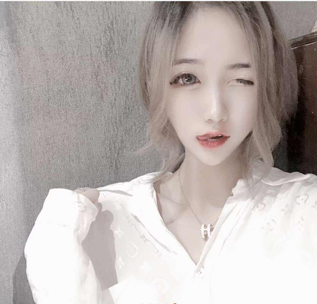 高挑妹子，身高170大长腿，身材好